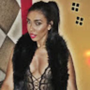 Meet your Posher, Charail